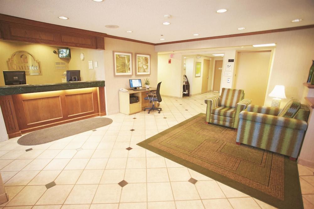 La Quinta Inn By Wyndham Milwaukee Airport / Oak Creek Exteriör bild