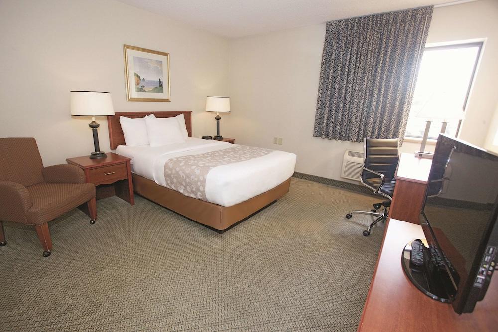 La Quinta Inn By Wyndham Milwaukee Airport / Oak Creek Exteriör bild