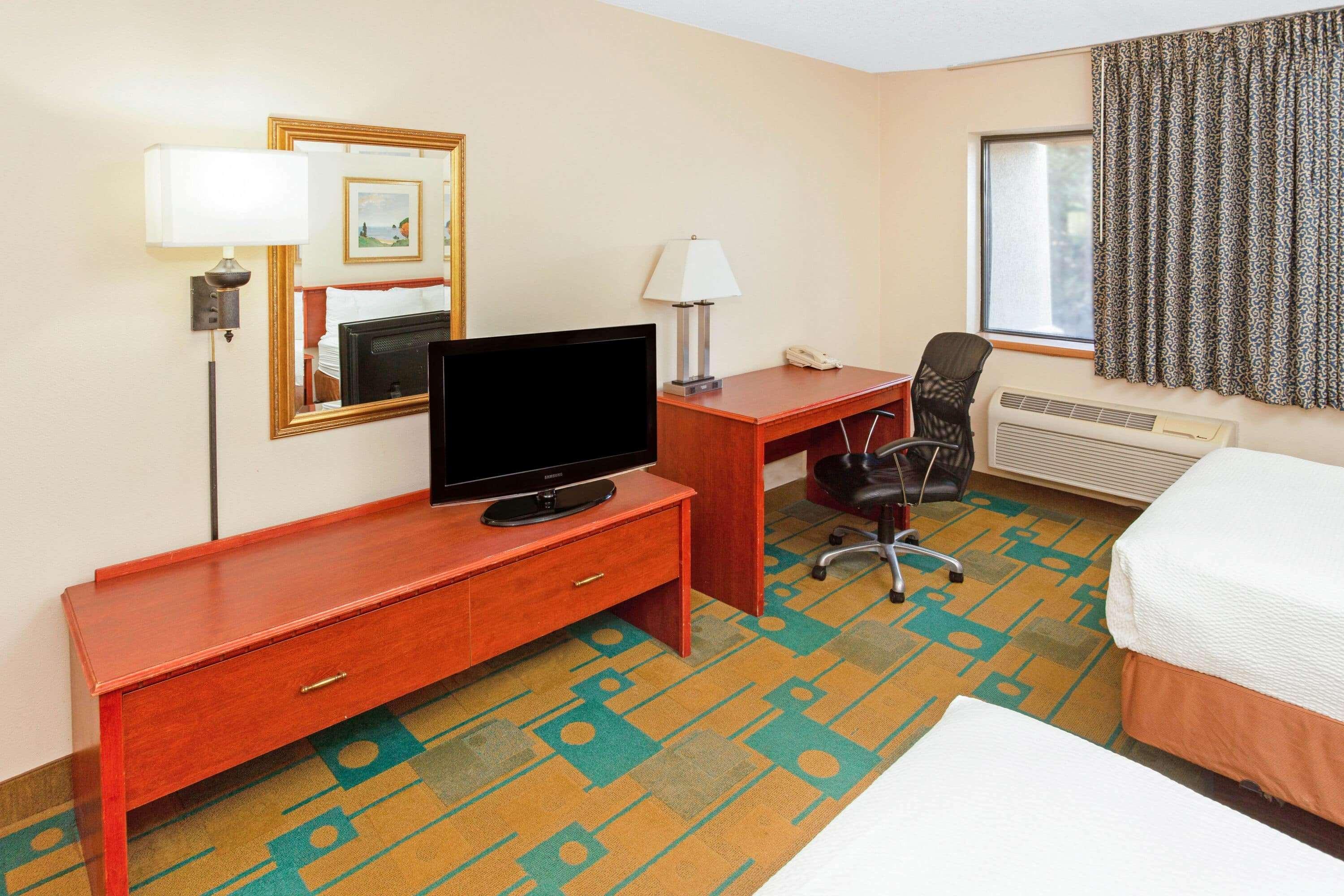 La Quinta Inn By Wyndham Milwaukee Airport / Oak Creek Exteriör bild