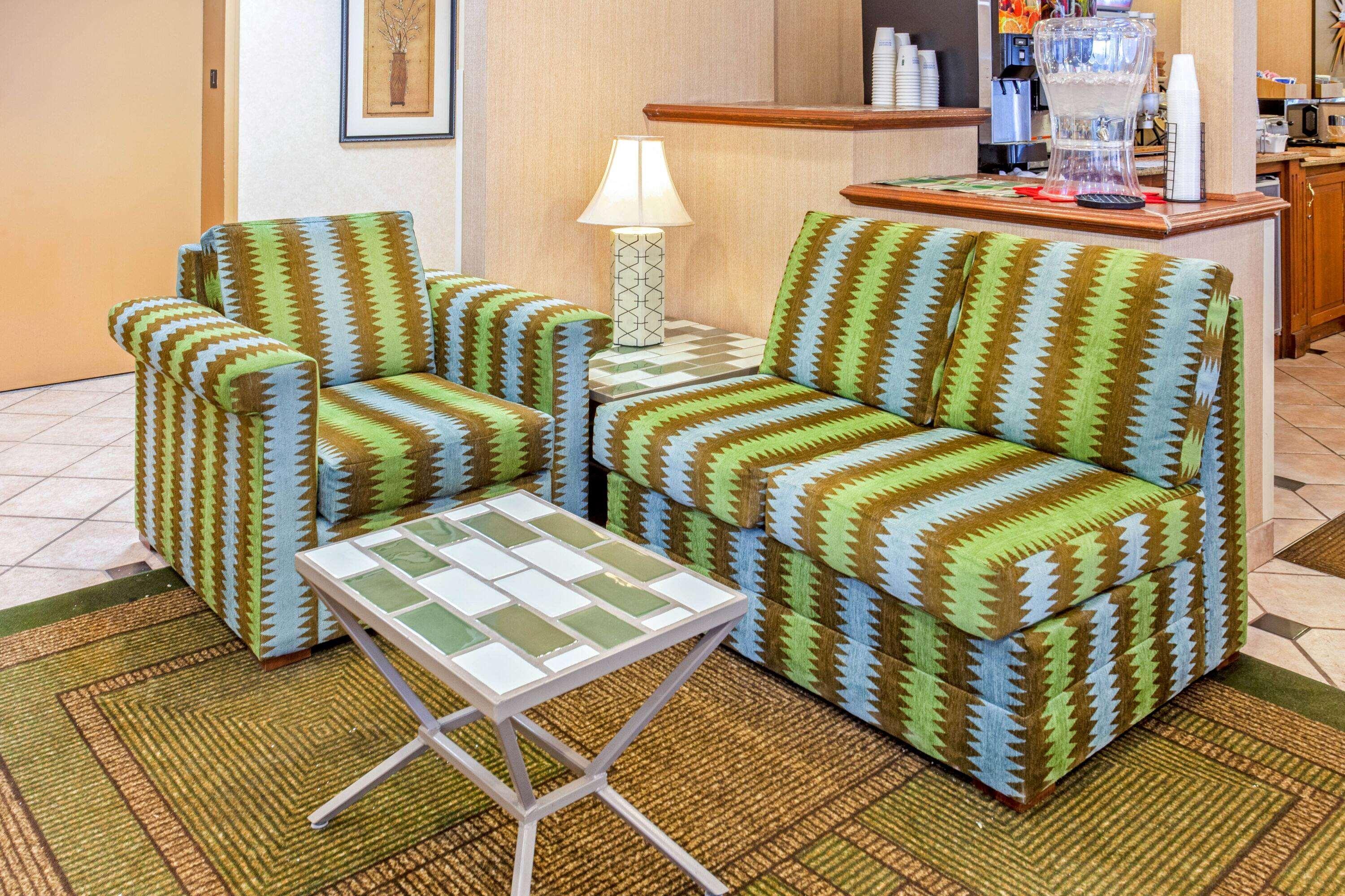 La Quinta Inn By Wyndham Milwaukee Airport / Oak Creek Exteriör bild